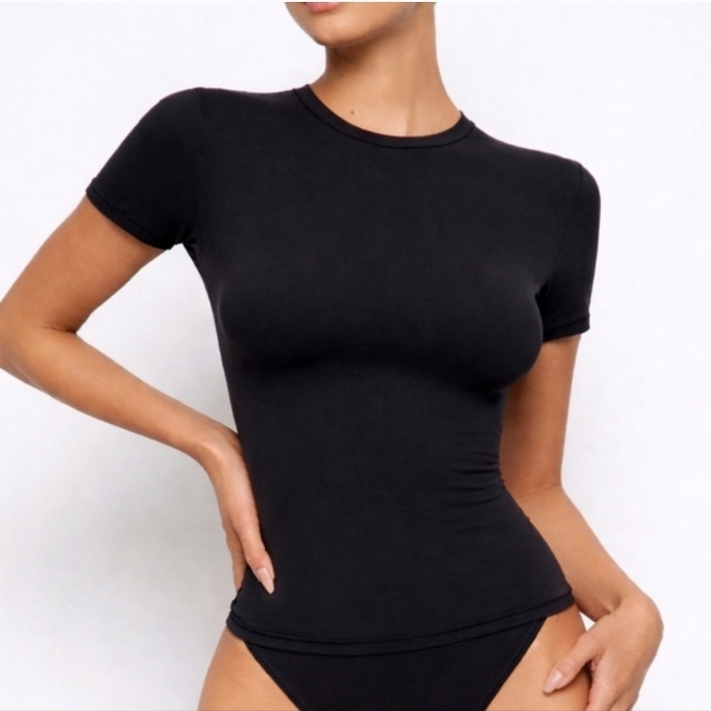Skims Fits Everybody T Shirt Top Onyx Black TShirt Size XXSmall NWT
